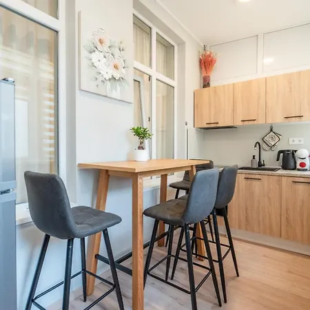 Comfy With Location Apartment Sofia